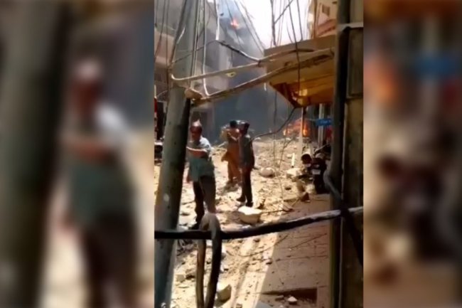 В сети появилось видео падения самолета в Пакистане - «Новости Музыки»