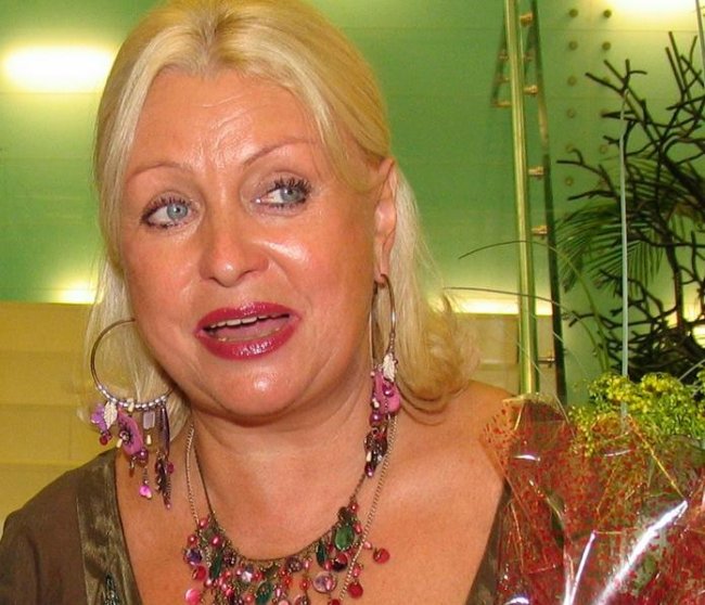 Жена Щербакова раскритиковала вдову Караченцова за жалобы на безденежье - Звезды - «Новости Музыки»