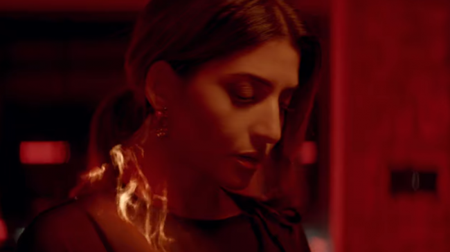 Жасмин сгорает в пламени в клипе о несчастной любви «Сильней огня» - «Новости Музыки»