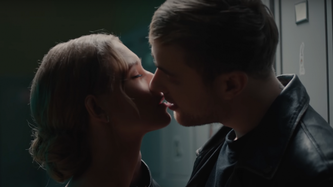 Егор Крид почти поцеловался с Кристиной Асмус в клипе Love is - «Новости Музыки»