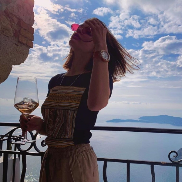 Дочка певицы Славы не может вернуться в Россию из-за коронавируса - «Новости Музыки»