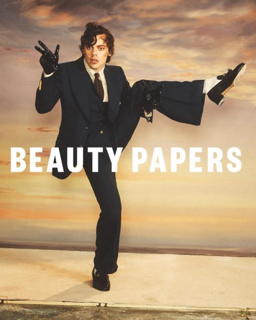 Гарри Стайлз в колготках и туфлях на обложке Beauty Papers - «Новости Музыки»