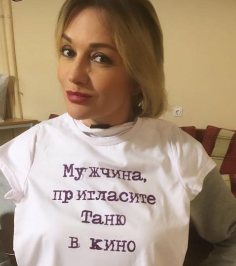 Буланова впервые вышла на связь с поклонниками после выписки из больницы - Звезды - «Новости Музыки»