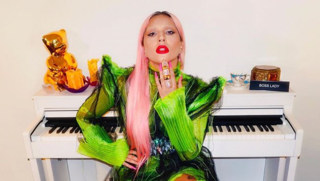 Леди Гага публично призналась в любви своему бойфренду - «Новости Музыки»