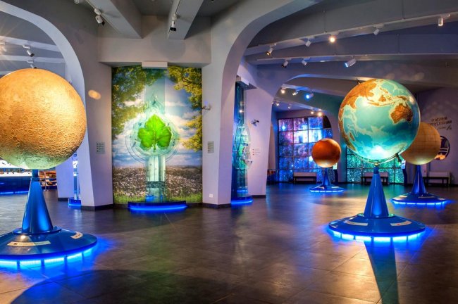 Онлайн-путешествие со Звездочетом в Московском Планетарии 2020 - «Выставки»