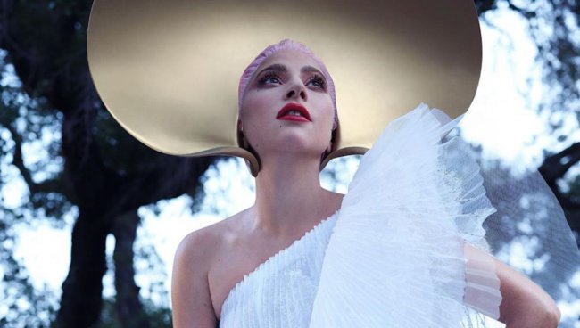 Горячо и опасно! Леди Гага показала кадр из будущего клипа с Арианой Гранде - «Новости Музыки»