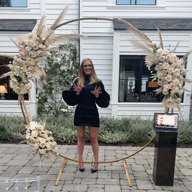 «Вот это ножки!» Адель показала фигуру в ультракоротком платье - «Новости Музыки»