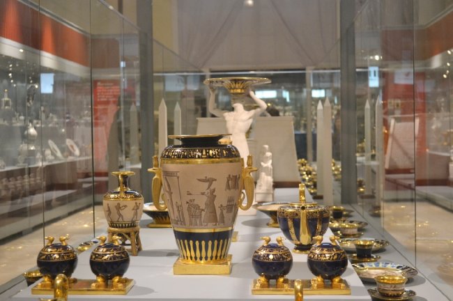 Выставка «Страницы истории. К 100-летию Музея керамики» - «Выставки»