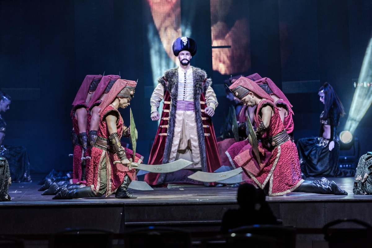 Театр вечен всегда. Вчера концерт в театре. Театрализованное танцевальное шоу «арабская ночь». Pasha Dance Theater Баку.