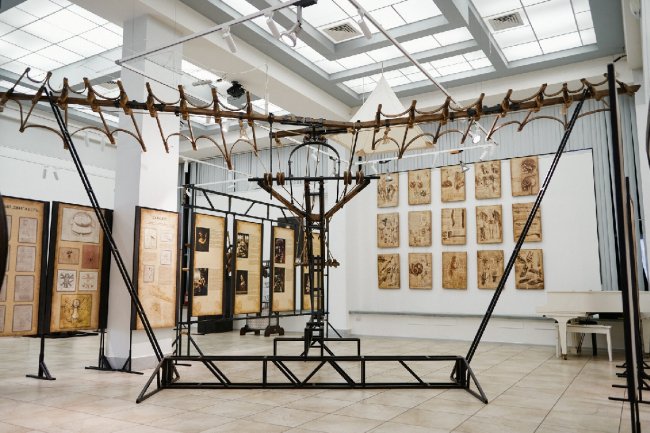 Выставка изобретений Леонардо да Винчи - «Выставки»