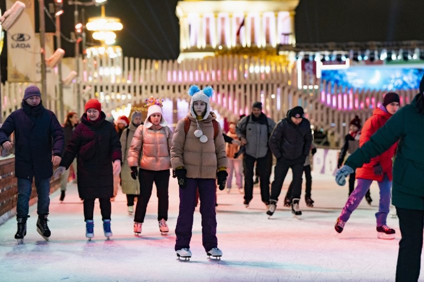 Ночные катания на катке ВДНХ 2025–2026 - «Активный отдых»
