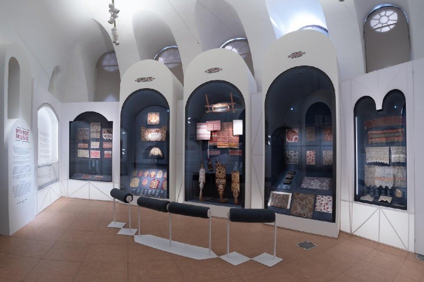 Выставка «Великолепие русского костюма» - «Шоу»