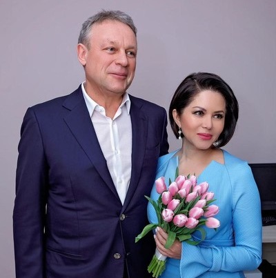 Сергей Жигунов не смог сдержать слез, вспоминая свою первую любовь - «Новости Музыки»